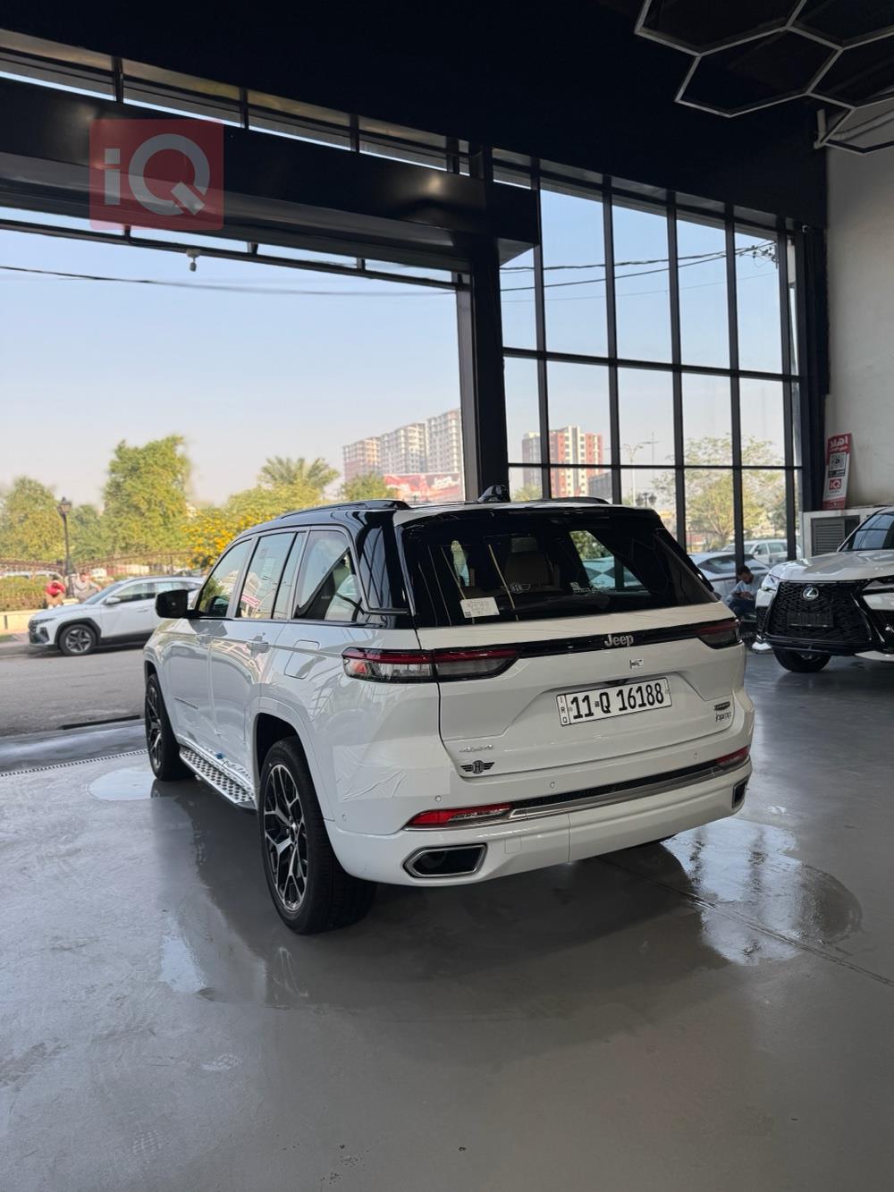 جیپ گراند شیرۆکی